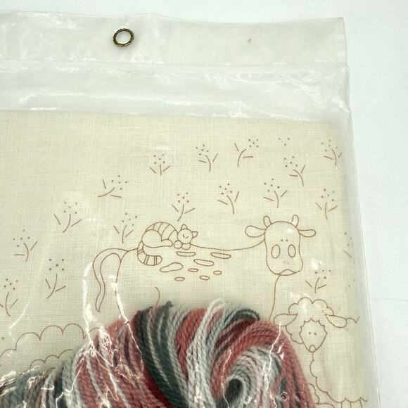Elsa Williams Crewel Embroidery Kit “Country Kingdom” Farm Animal Linen Wool NEW - Picture 5 of 7